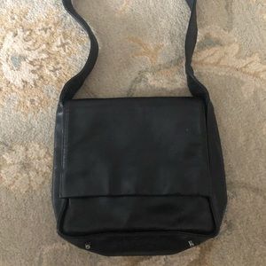 Beautiful leather Danier purse